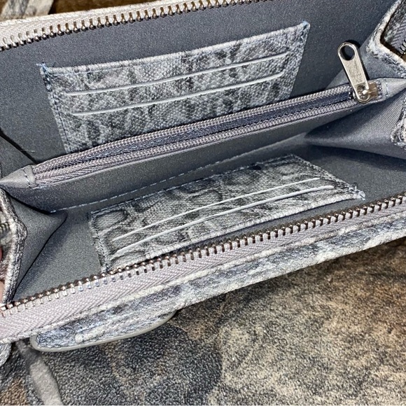 NEW Crossbody Bag - Picture 9 of 9